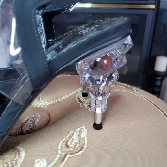J. RENEE Black and Clear Slingback Heels - Picture 4 of 6